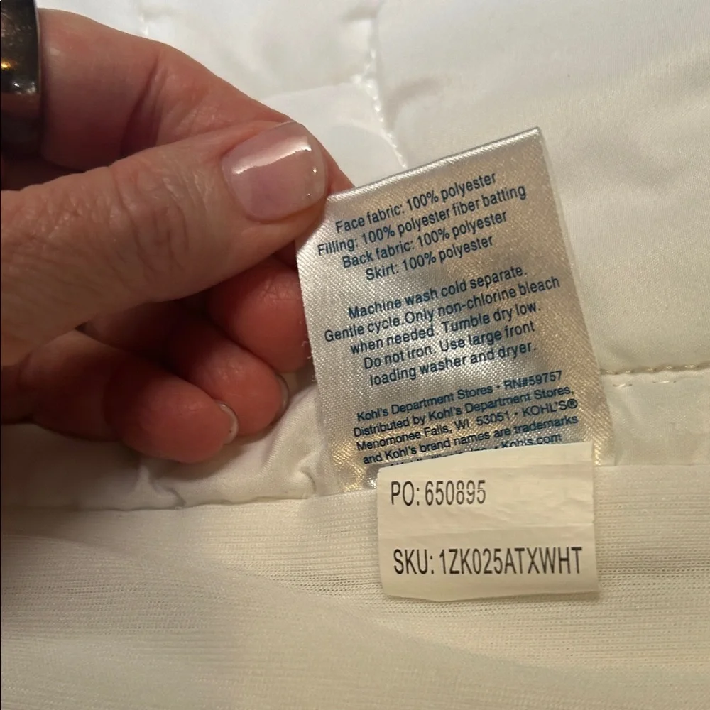 White XL Twin Quilted Mattress Protector